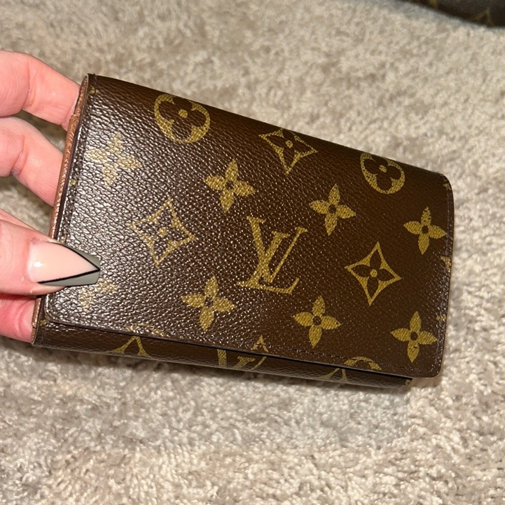Louis Vuitton LV Monogrammed Tresor Wallet small